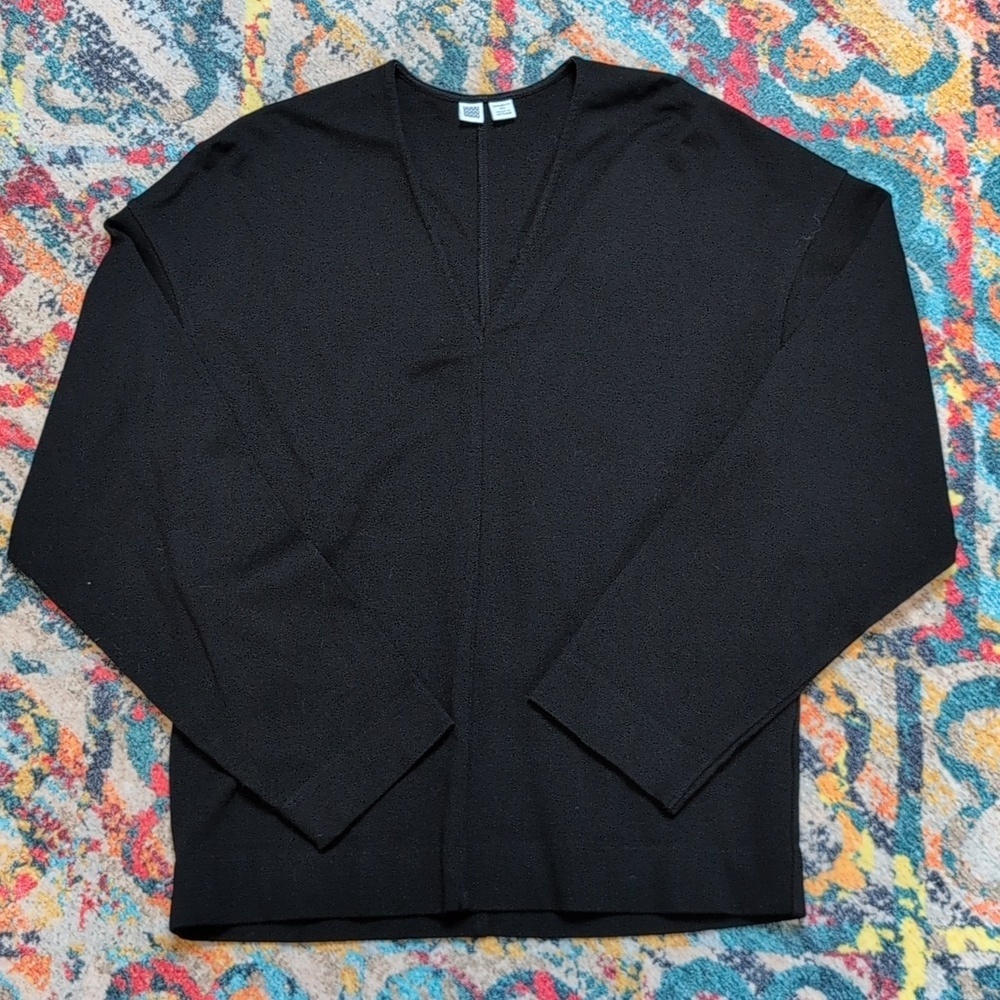 Uniqlo U Black V-Neck Long Sleeve Sweatshirt XS
